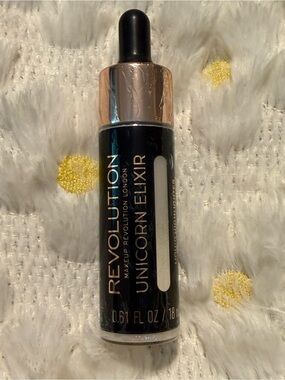 Revolution Unicorn Elixir Liquid Highlighter — Pearl White